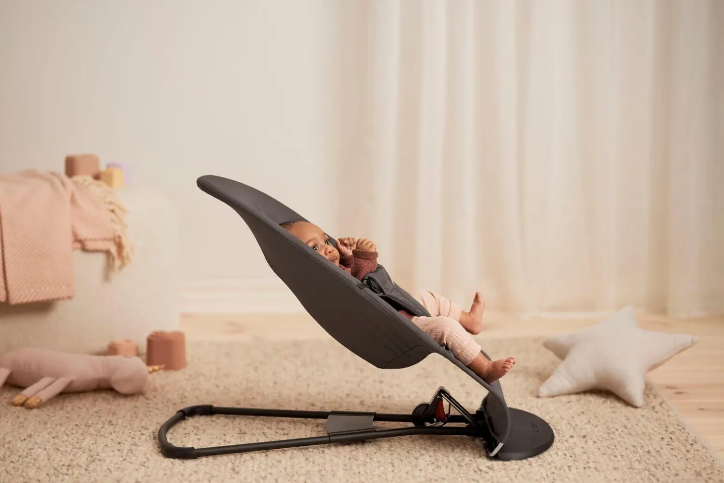 BABYBJORN - leżaczek BALANCE SOFT WOVEN, JERSEY Tri Fabric, Ciemny Szary