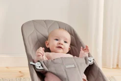 BABYBJORN - leżaczek BLISS WOVEN, Petal Quilt, Sand Grey