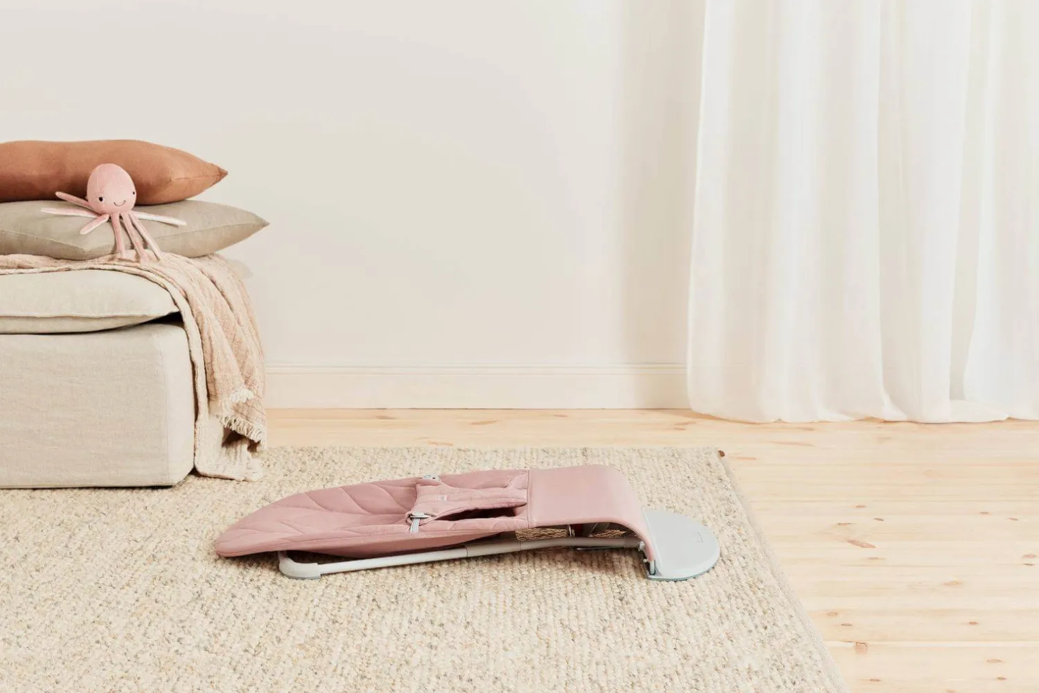 Bujaczki I Leżaczki|Foteliki I Pufy | BabyBjorn - leżaczek BLISS WOVEN, Petal Quilt, Dusty Pink