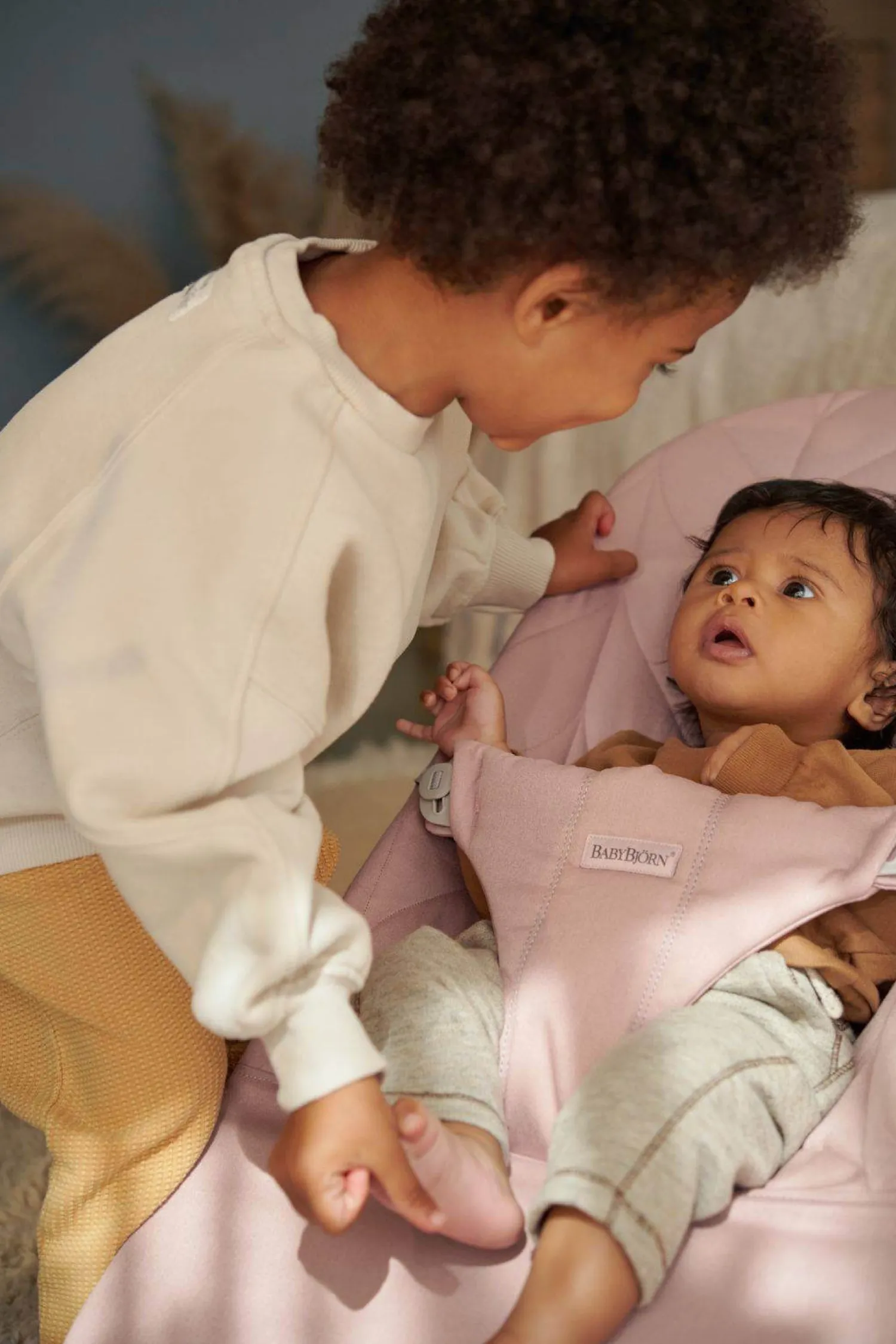 Bujaczki I Leżaczki|Foteliki I Pufy | BabyBjorn - leżaczek BLISS WOVEN, Petal Quilt, Dusty Pink