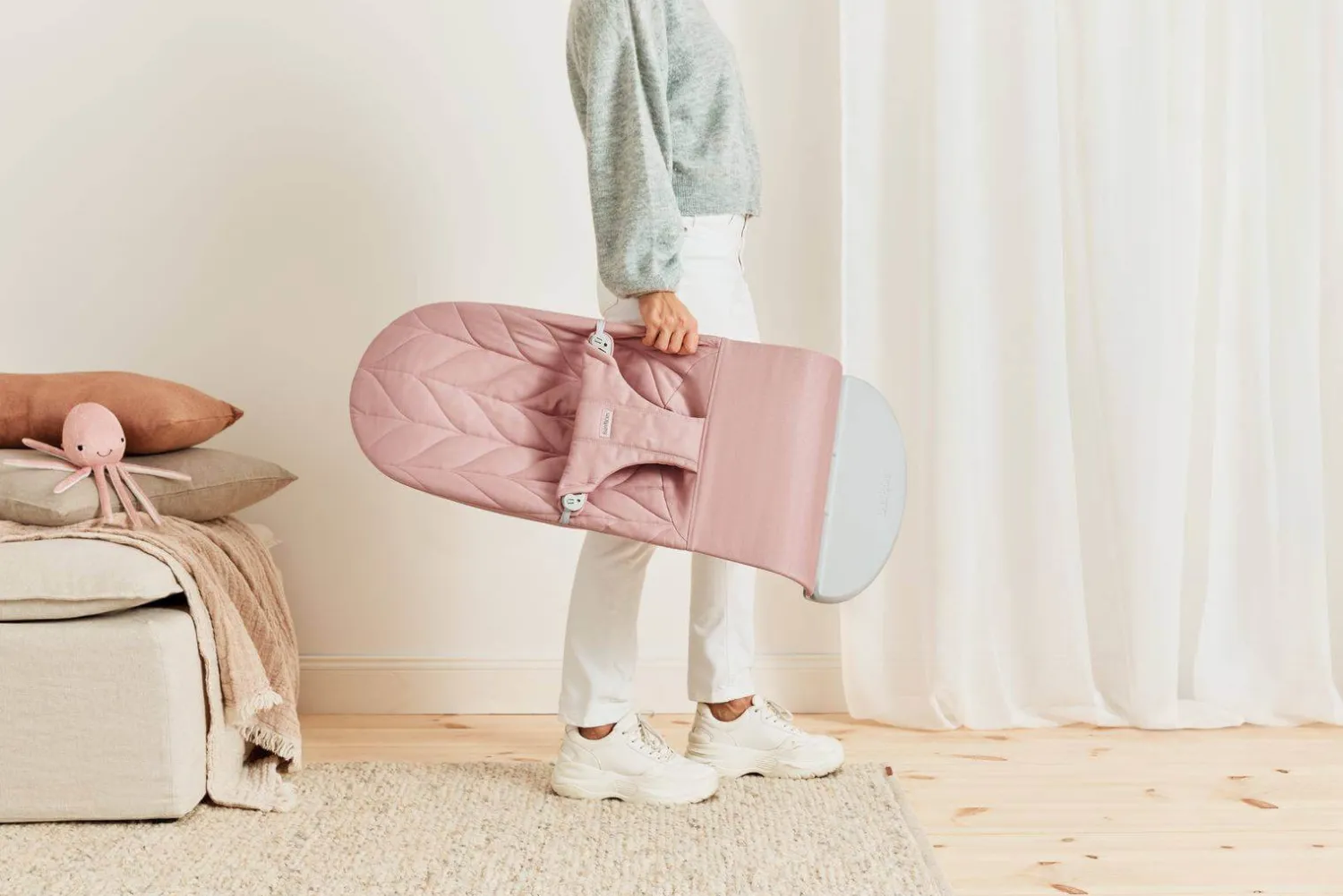Bujaczki I Leżaczki|Foteliki I Pufy | BabyBjorn - leżaczek BLISS WOVEN, Petal Quilt, Dusty Pink