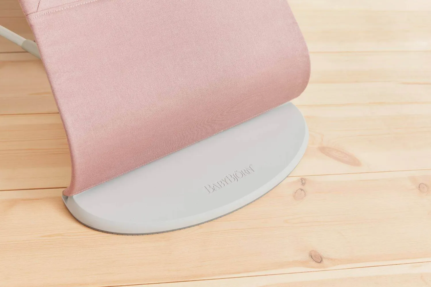 Bujaczki I Leżaczki|Foteliki I Pufy | BabyBjorn - leżaczek BLISS WOVEN, Petal Quilt, Dusty Pink