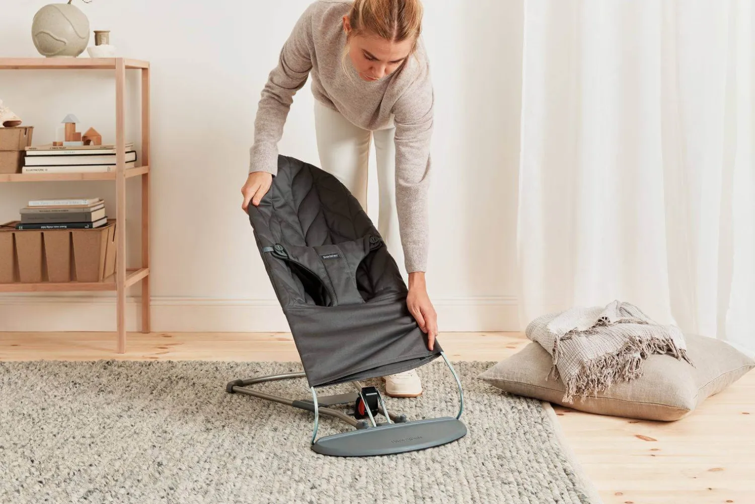 Bujaczki I Leżaczki|Foteliki I Pufy | BabyBjorn - leżaczek BLISS WOVEN - Petal Quilt, Antracyt