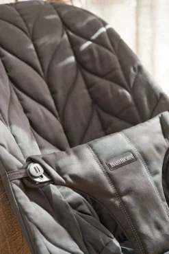 Bujaczki I Leżaczki|Foteliki I Pufy | BabyBjorn - leżaczek BLISS WOVEN - Petal Quilt, Antracyt