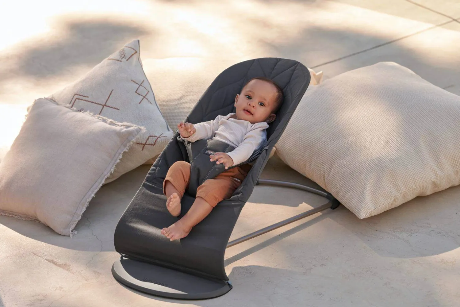 Bujaczki I Leżaczki|Foteliki I Pufy | BabyBjorn - leżaczek BLISS WOVEN - Petal Quilt, Antracyt