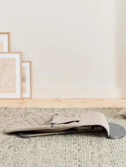 Bujaczki I Leżaczki|Foteliki I Pufy | BabyBjorn - leżaczek BLISS WOVEN, Classic Quilt, Sand Grey