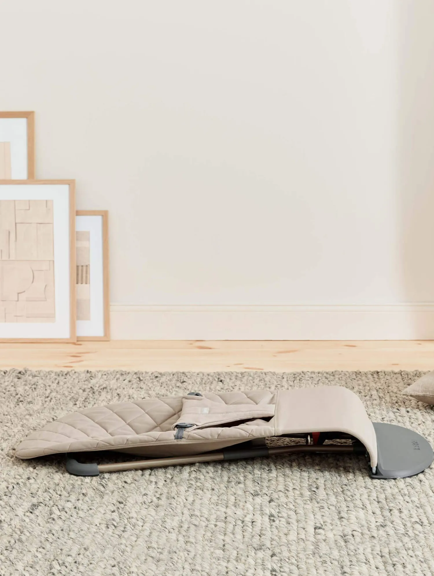 Bujaczki I Leżaczki|Foteliki I Pufy | BabyBjorn - leżaczek BLISS WOVEN, Classic Quilt, Sand Grey