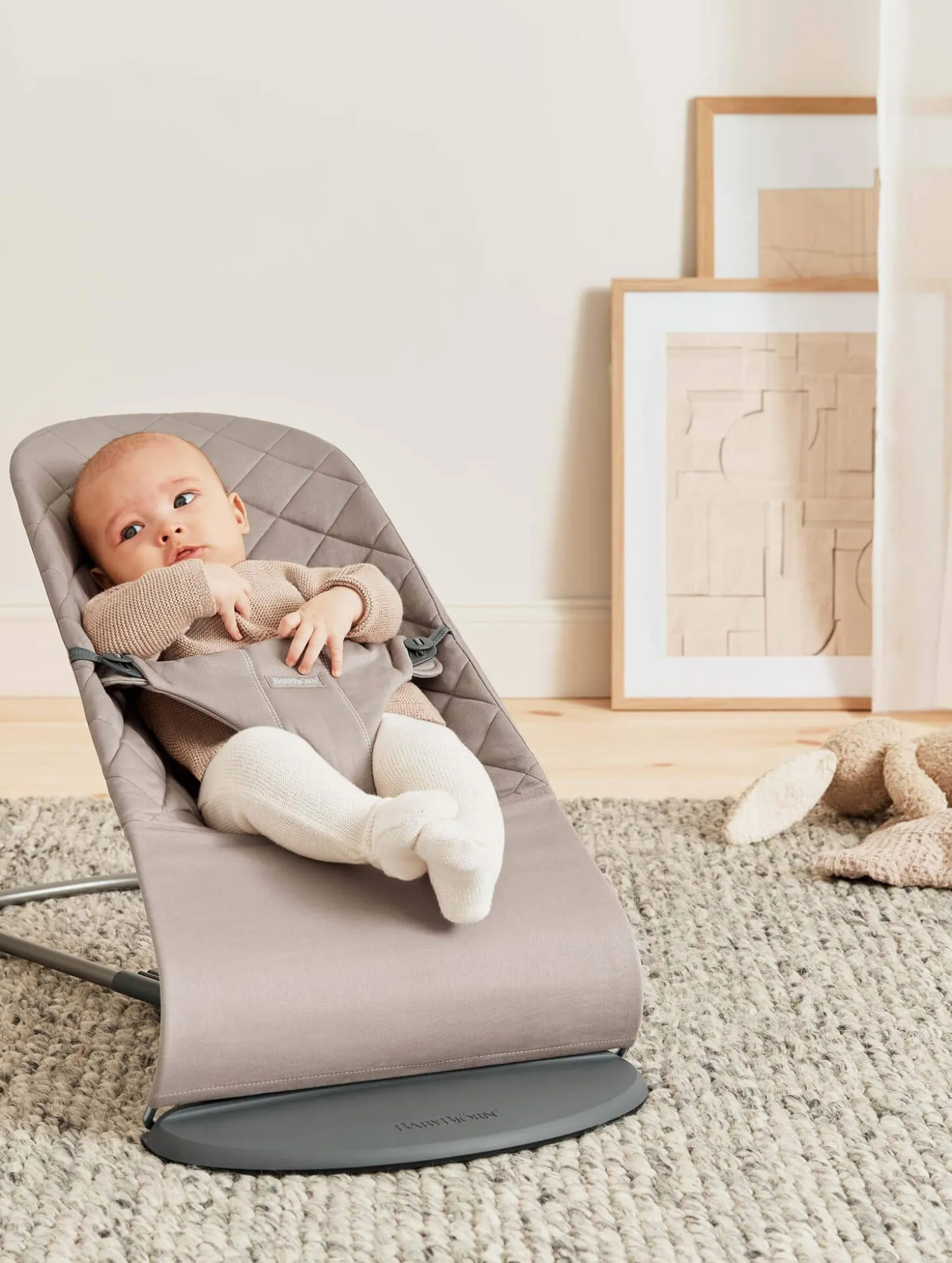 Bujaczki I Leżaczki|Foteliki I Pufy | BabyBjorn - leżaczek BLISS WOVEN, Classic Quilt, Sand Grey