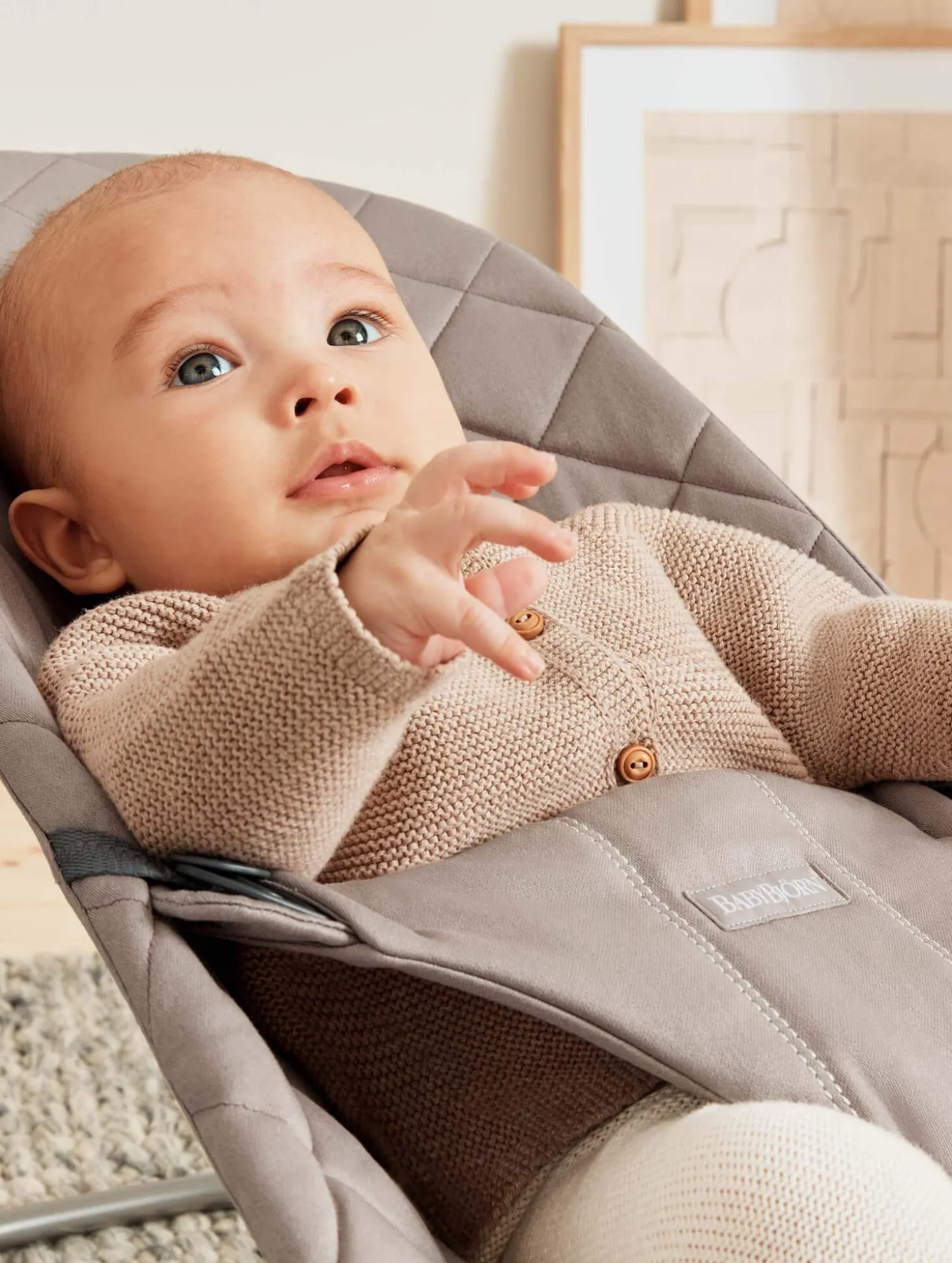 Bujaczki I Leżaczki|Foteliki I Pufy | BabyBjorn - leżaczek BLISS WOVEN, Classic Quilt, Sand Grey