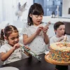 Idealne W Podróży|6 Lat+ | HeyDoodle Bransoletka samozaciskowa do kolorowania - Dinozaury