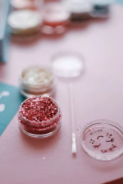 Naturalne Kosmetyki | Oh Flossy Brokatowy zestaw do malowania twarzy SPARKLY, bio brokat, roślinna formuła