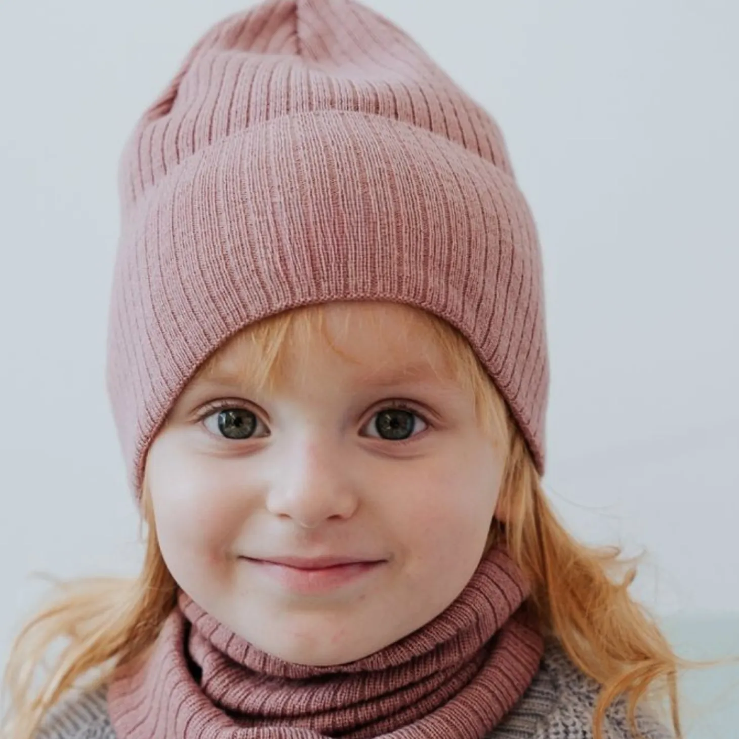 Czapka i komin wełniany BLUSH