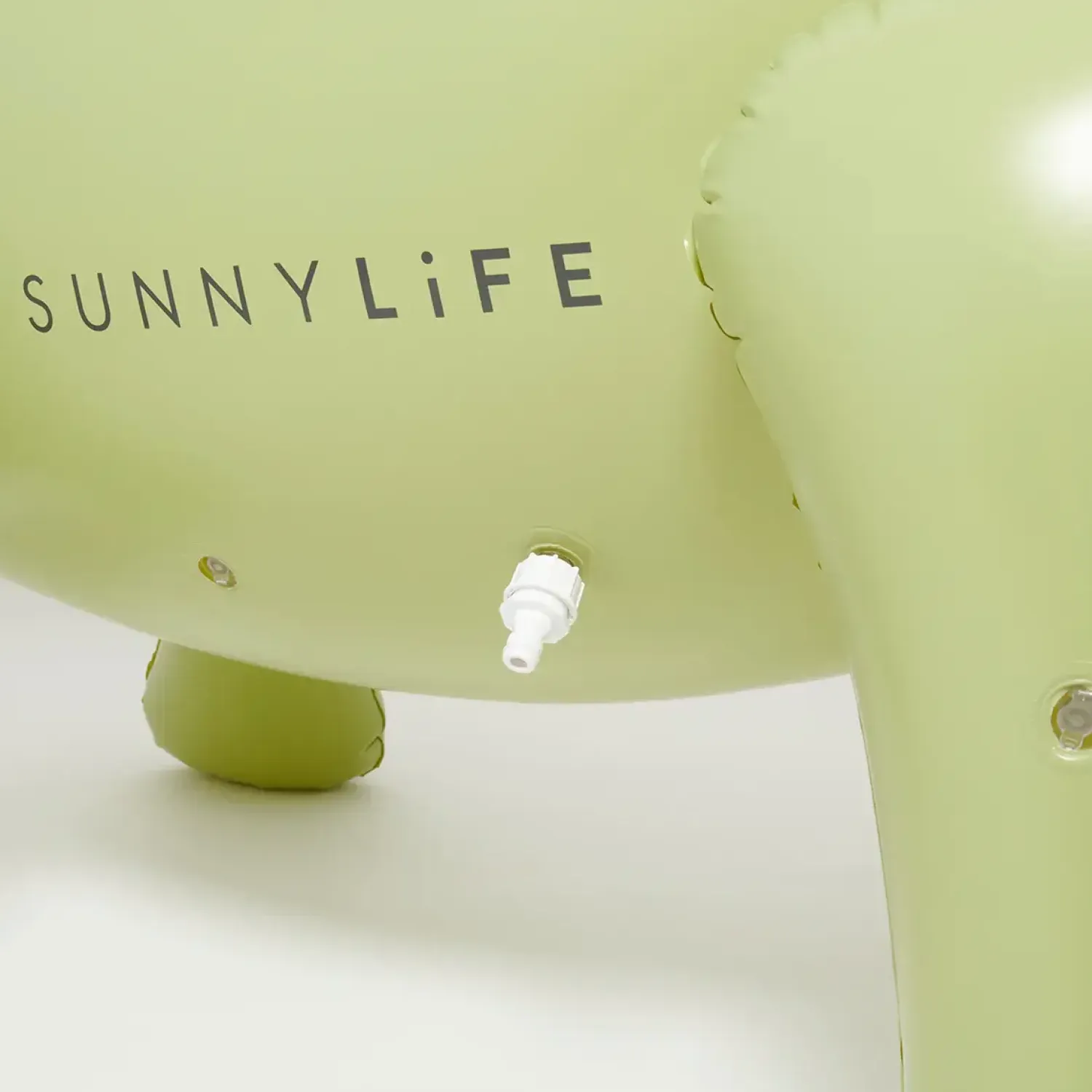6 Lat+|Do Kąpieli | Sunny Life Dmuchany zraszacz gigant - Dino Into the Wild, khaki