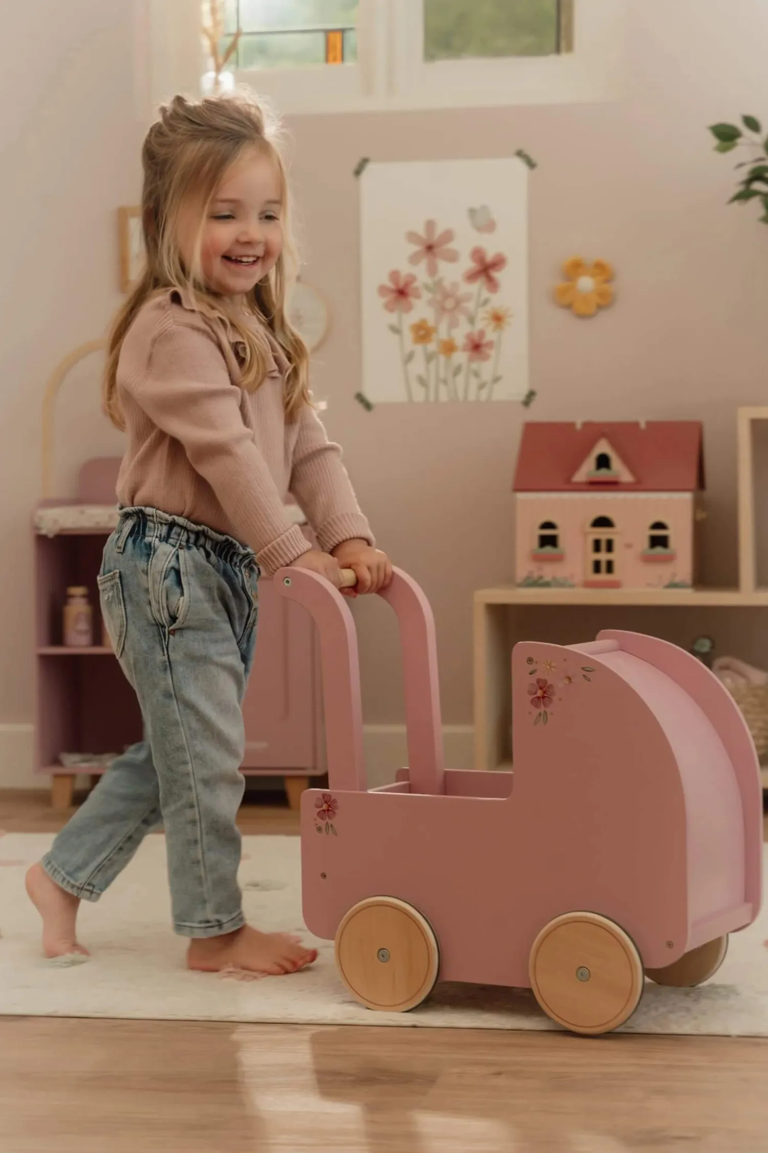 3 Lata +|2 Lata + | Little Dutch Drewniany wózek dla lalek z pościelą FSC