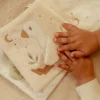 Idealne W Podróży|Sensoryczne | Little Dutch Duża książeczka sensoryczna Newborn Naturals