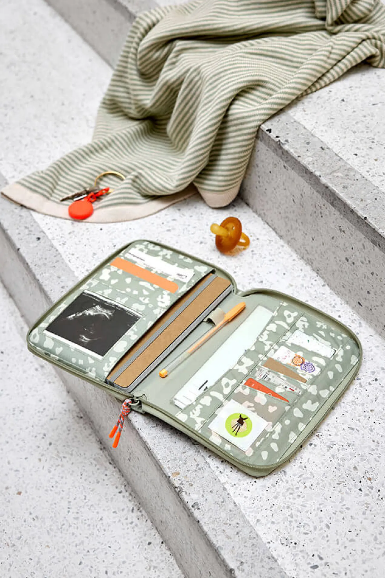 Etui na dokumenty Leo light khaki