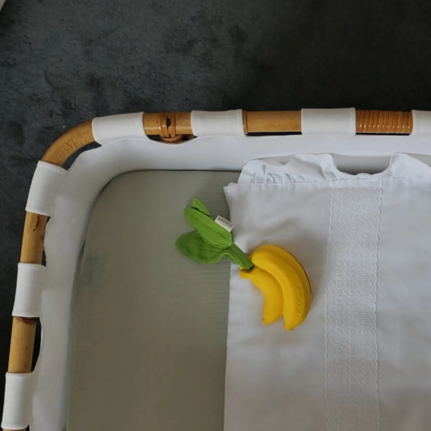 Pojemniki Na Smoczek|Pojemniki Na Smoczek | Oli and Carol Etui na smoczek Banan Ana
