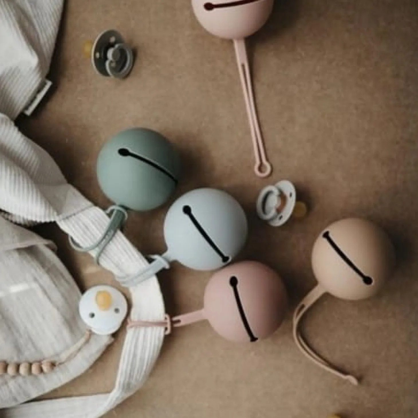 Etui na smoczek Kula Ball Dried Thyme