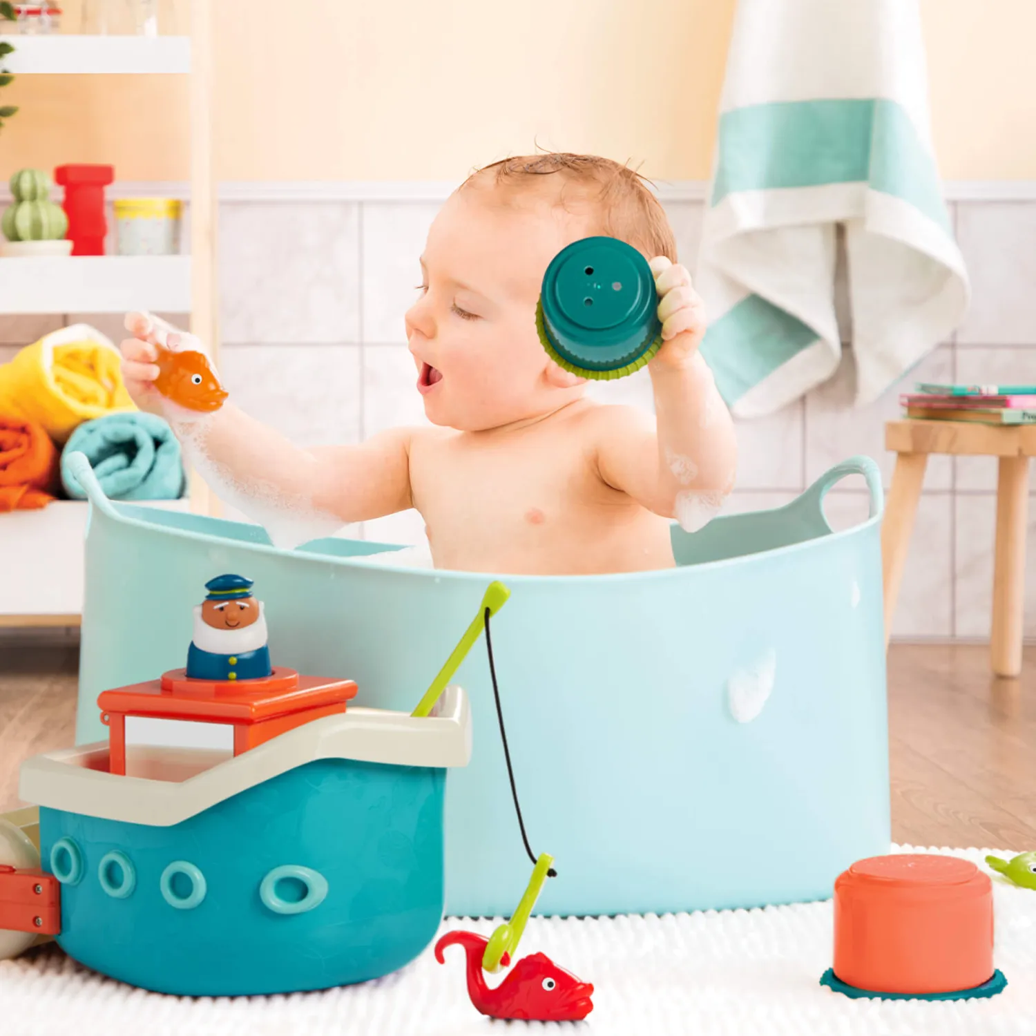 Zabawki Do Kąpieli|12M+ | B.Toys Fish & Splish – statek z akcesoriami - wersja jasnoniebieska