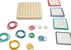 6 Lat+|Aktywizujące | BS Toys Geoplan tablica manipulacyjna edukacyjna z gumkami 48 gumek 20 kart, 4+