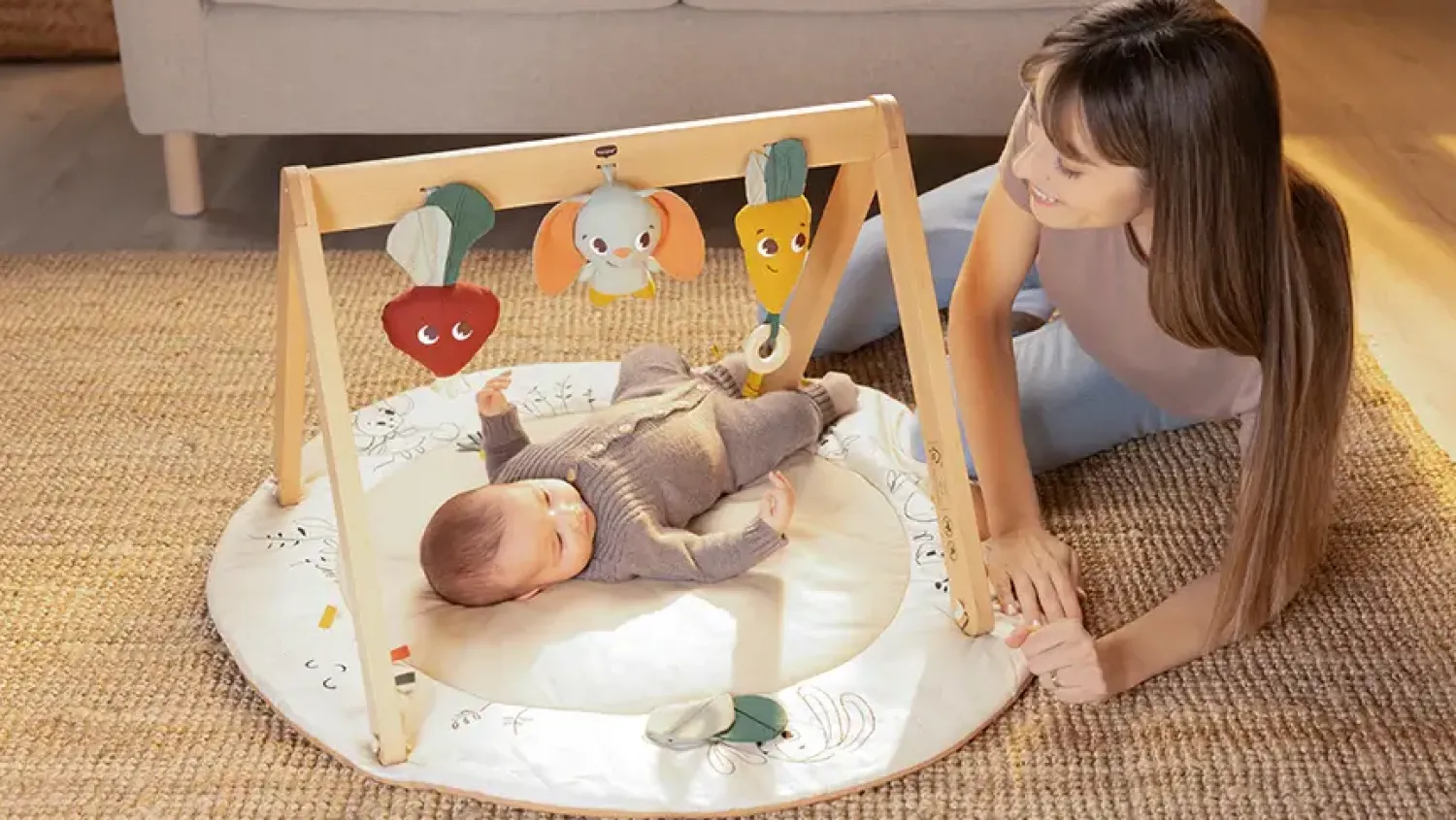 Maty Edukacyjne|Maty Edukacyjne | Tiny Love Gimnastyka, mata edukacyjna z drewnianym stojakiem Garden of Adventure