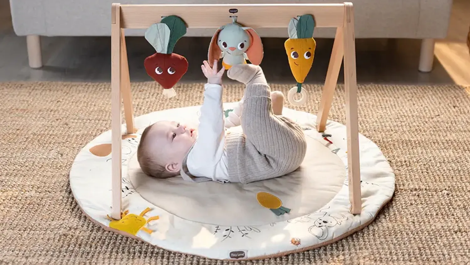Maty Edukacyjne|Maty Edukacyjne | Tiny Love Gimnastyka, mata edukacyjna z drewnianym stojakiem Garden of Adventure