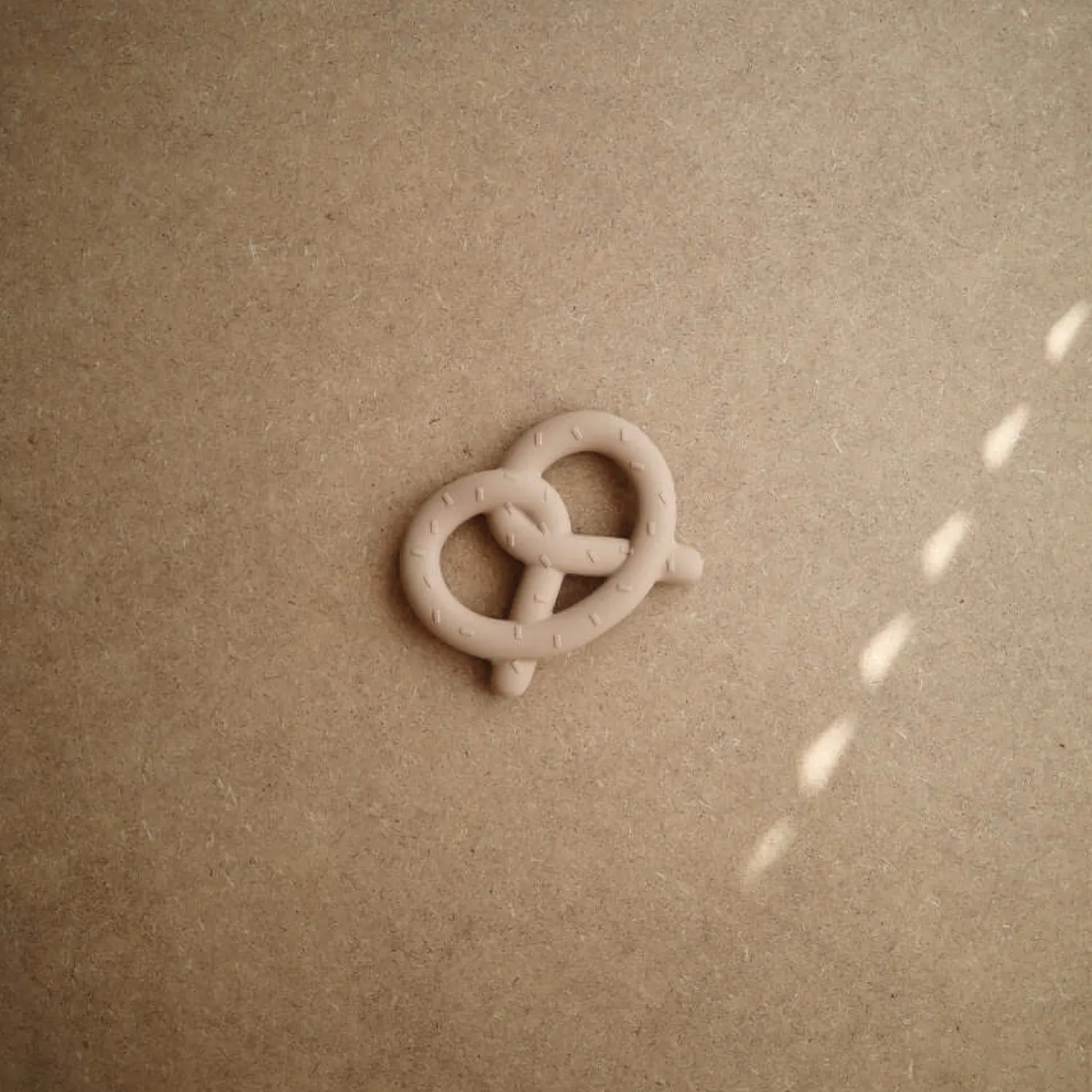 Gryzaki|Gryzaki | Mushie Gryzak Pretzel - Natural