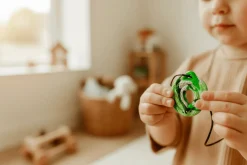 Biżuteria|Gryzaki | Jellystone Gryzak terapeutyczny, antystresowy naszyjnik MEDIUM - Leśny Wąż