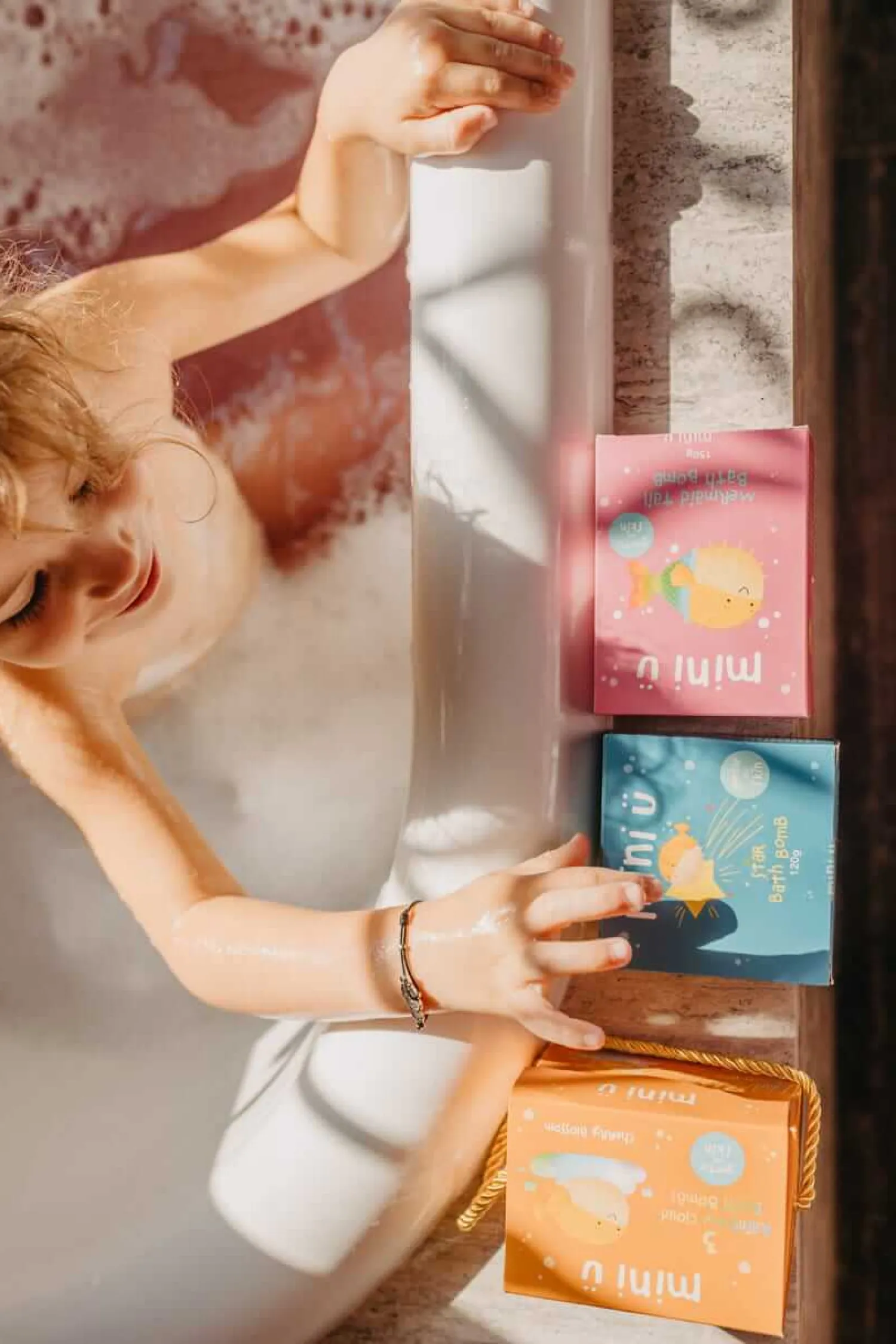 Naturalne Kosmetyki|Do Kąpieli | Miniu Gwiazdka - kula do kąpieli dla dzieci tworząca kolorowy wir, 120 g