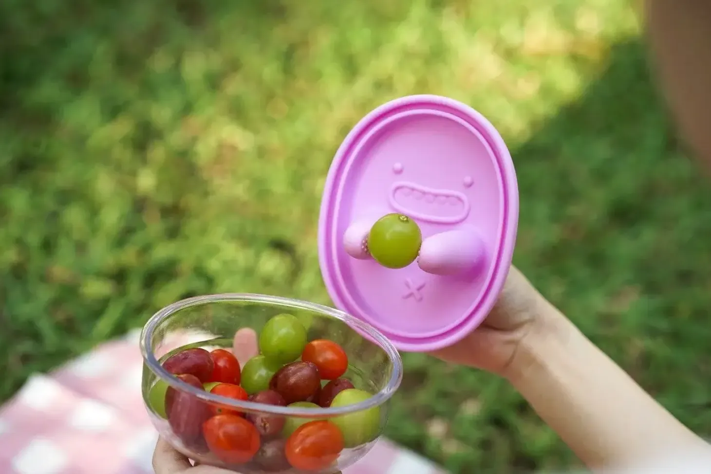 Innowacyjny pojemnik na przekąski FINGER SNACK BOWL - Lavender Purple