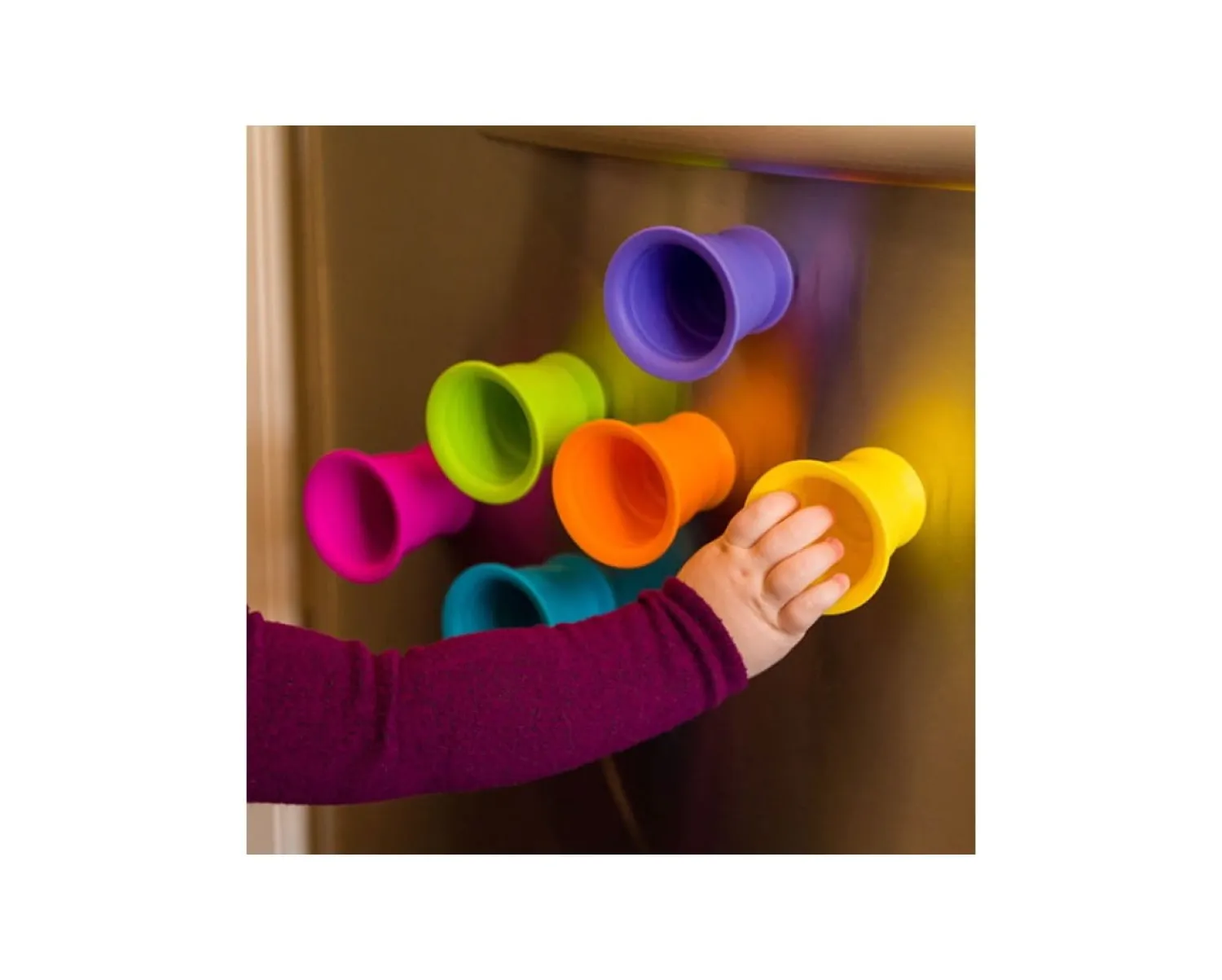 12M+|3 Lata + | Fat Brain Toys Kubeczki Przyssawki