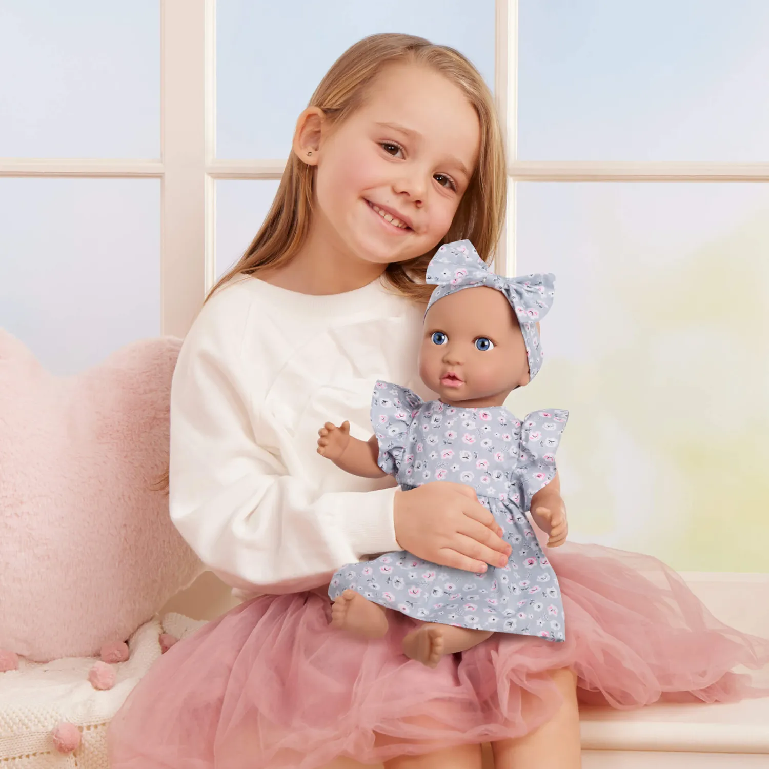 6 Lat+|3 Lata + | LullaBaby Lalka niemowlę w sukience i opasce, z dodatkowymi śpioszkami i kubkiem niekapkiem
