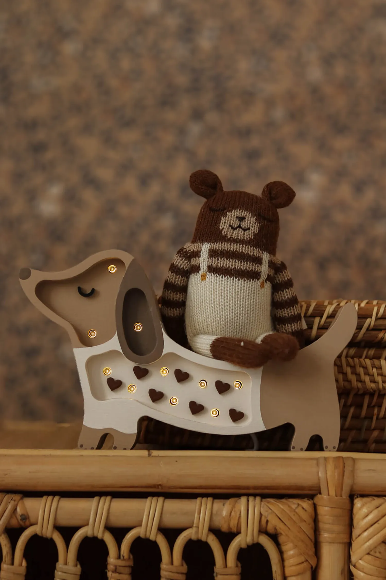 Dekoracje Dziecięce|Lampki Nocne | Little Lights Lampa Piesek Mini CHOCOLATE HEART WITH A KNITTED
