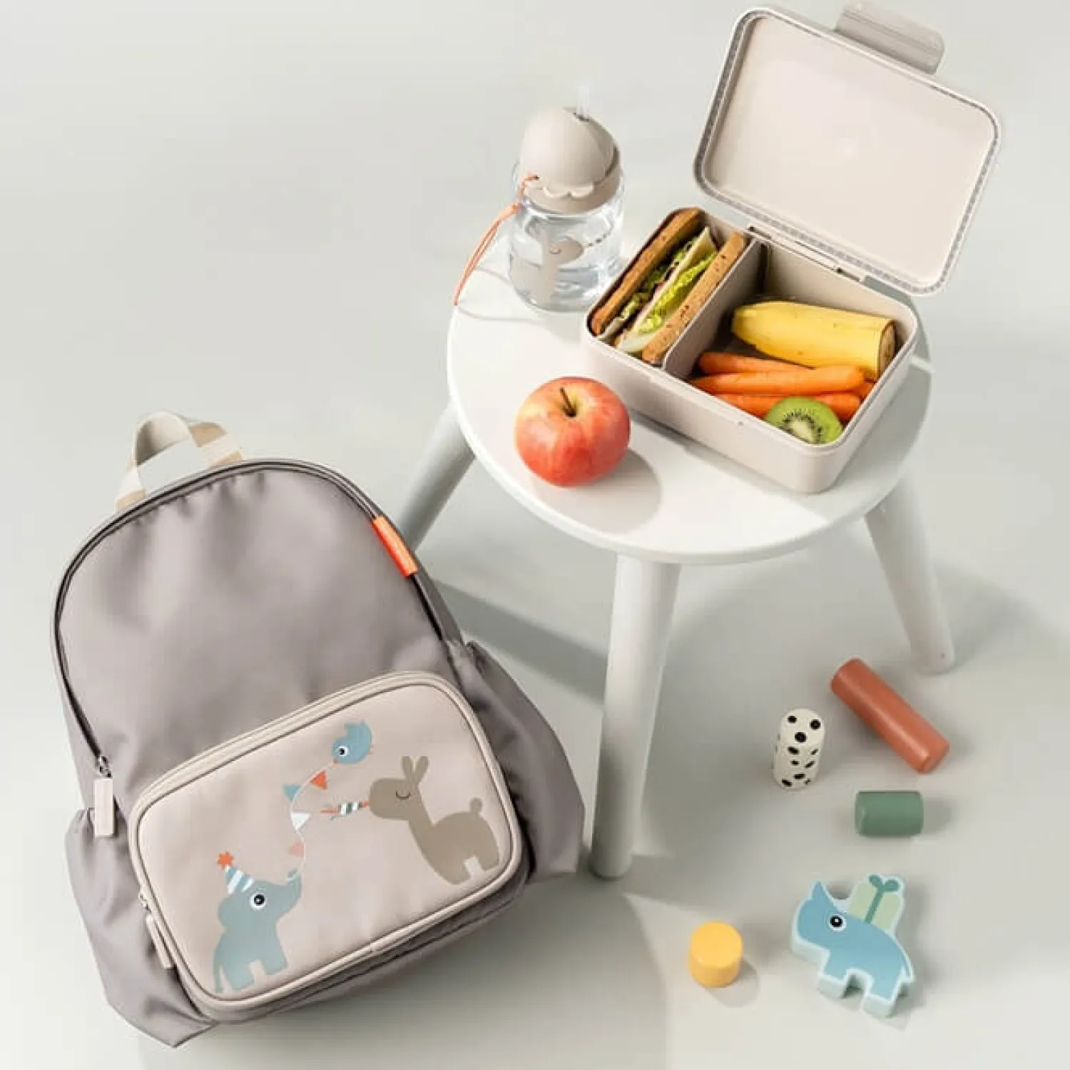 Lunchboxy|Przechowywanie Jedzenia | Done by Deer Lunchbox dla dziecka z podziałką Celebration Sand