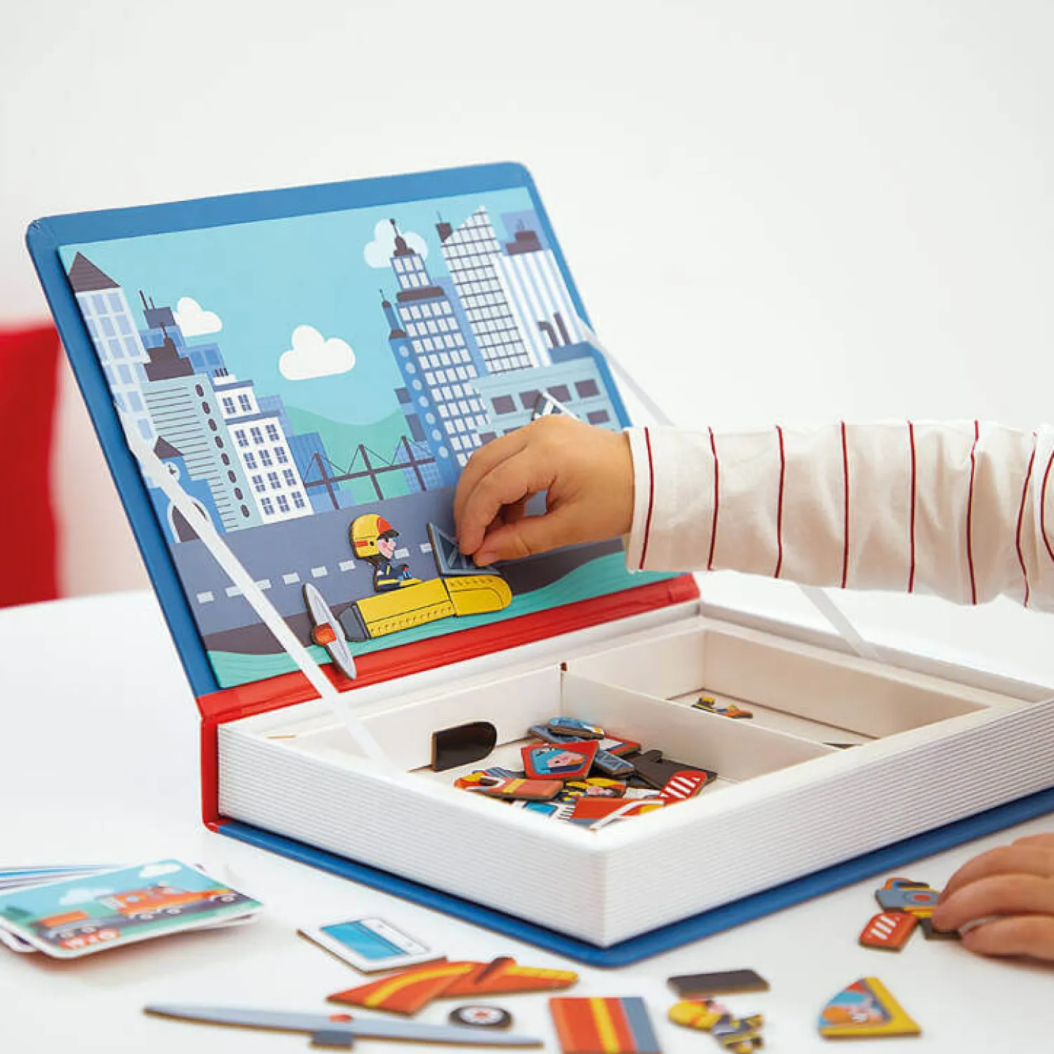 Idealne W Podróży|Magnetyczne | Janod Magnetyczna układanka Straż pożarna Magnetibook