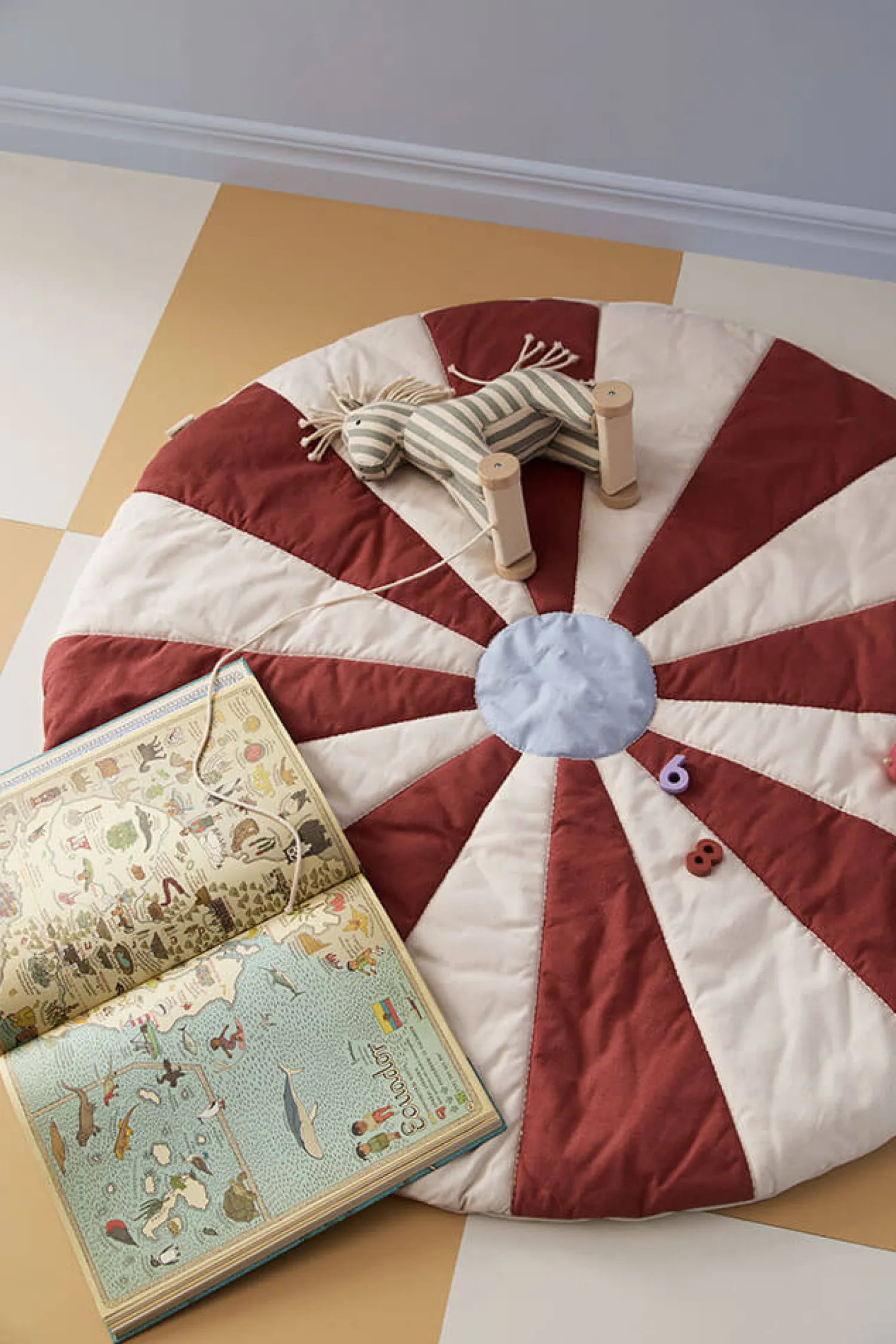 12M+|Maty Edukacyjne | Kids Concept Mata do zabawy Circus - czerwona