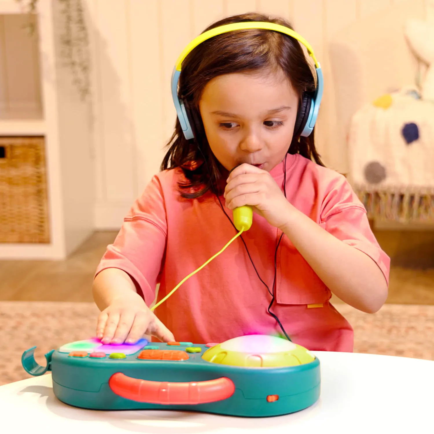 6 Lat+|3 Lata + | B.Toys MiniMixer – konsola DJ-a do miksowania muzyki