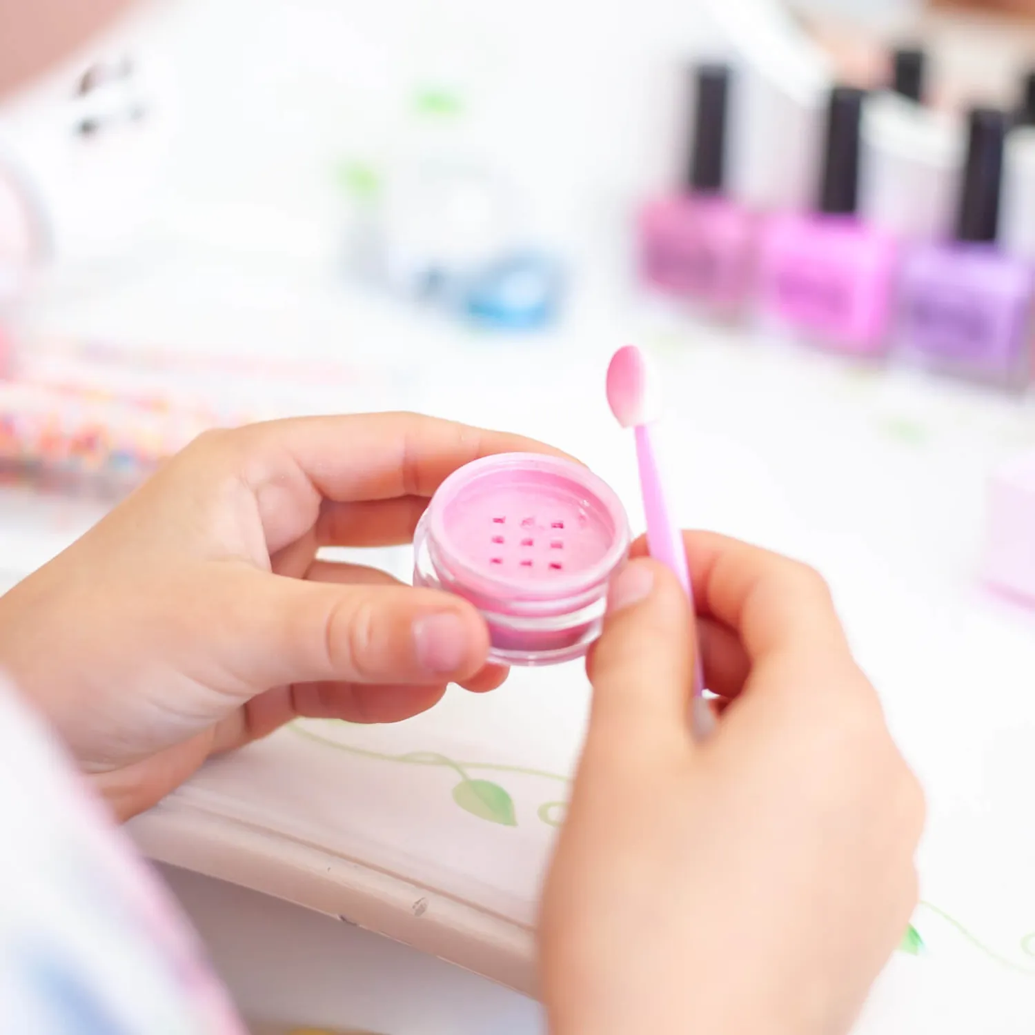 Naturalne Kosmetyki | Oh Flossy Mini naturalny zestaw do makijażu, cienie do powiek, róż, pomadka i akcesoria