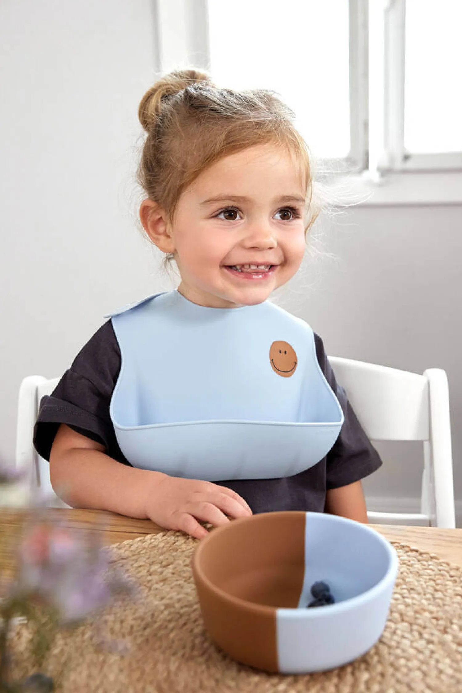 Naczynia Dla Dzieci | Lassig Miseczka silikonowa dla dzieci Happy Rascals Smile sky blue