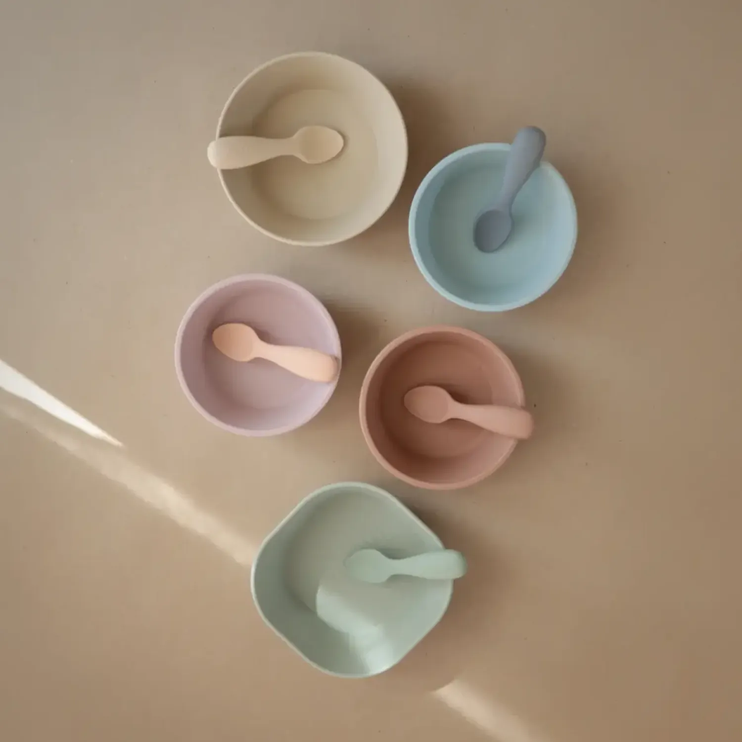 Naczynia Dla Dzieci | Mushie Miseczka silikonowa z przyssawką - Powder Blue