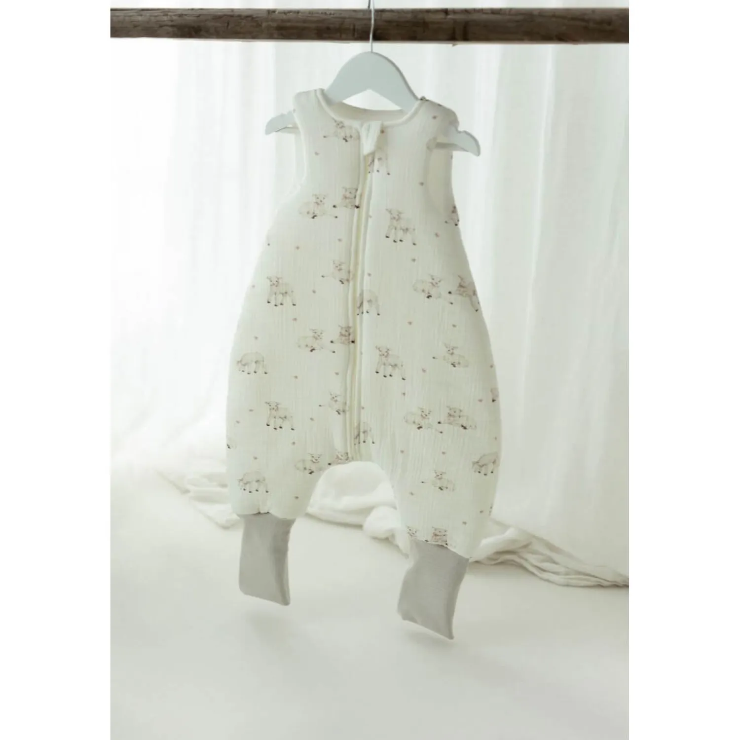 Śpiworki Do Spania | My Memi Śpiworek z organicznego muślinu z nogawkami 1-3 lata, 2,5 TOG - little sheeps