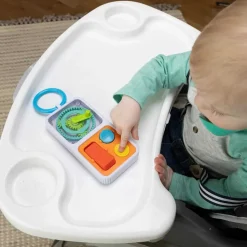 Idealne W Podróży|12M+ | Fat Brain Toys PlayTab Go - Sensoryczne Kwadraty z zawieszką