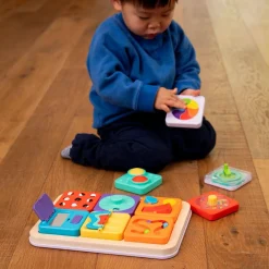 Idealne W Podróży|12M+ | Fat Brain Toys PlayTab Sensoryczne Kwadraty - zestaw 2 z biało-czarnymi kuleczkami