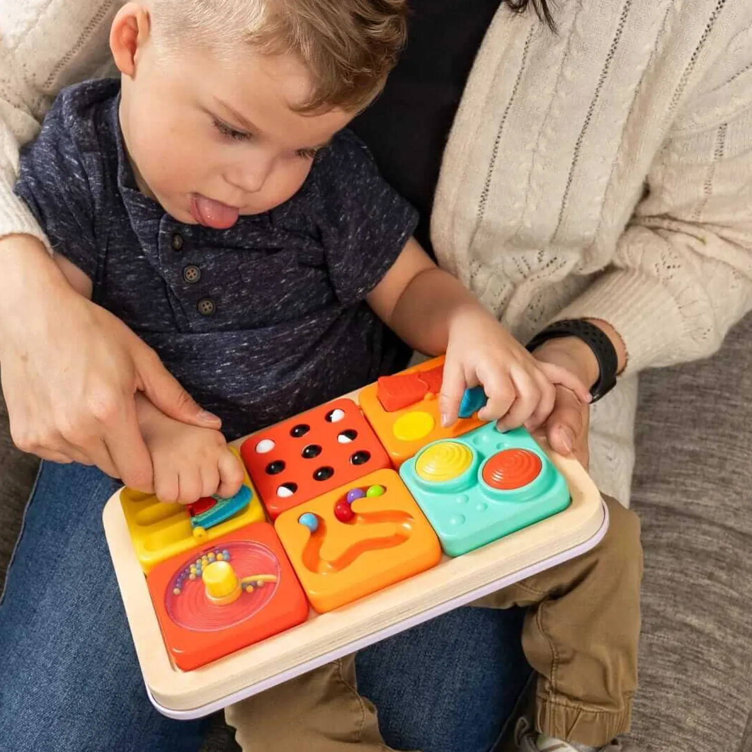 Idealne W Podróży|12M+ | Fat Brain Toys PlayTab Sensoryczne Kwadraty - zestaw 2 z biało-czarnymi kuleczkami