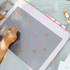 Idealne W Podróży|6 Lat+ | Kidywolf Podświetlany tablet do nauki pisania i rysowania KIDYDRAW-PRO - różowy