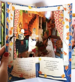 Ruchome Elementy|5-8 Lat | HarperCollins Rok w Dolinie Muminków. Karuzela pop-up