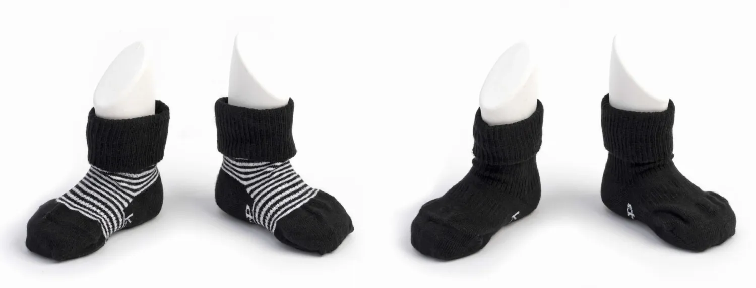Małe Stópki | KipKep Skarpetki niemowlęce Stay-on-Socks, Black Stripes