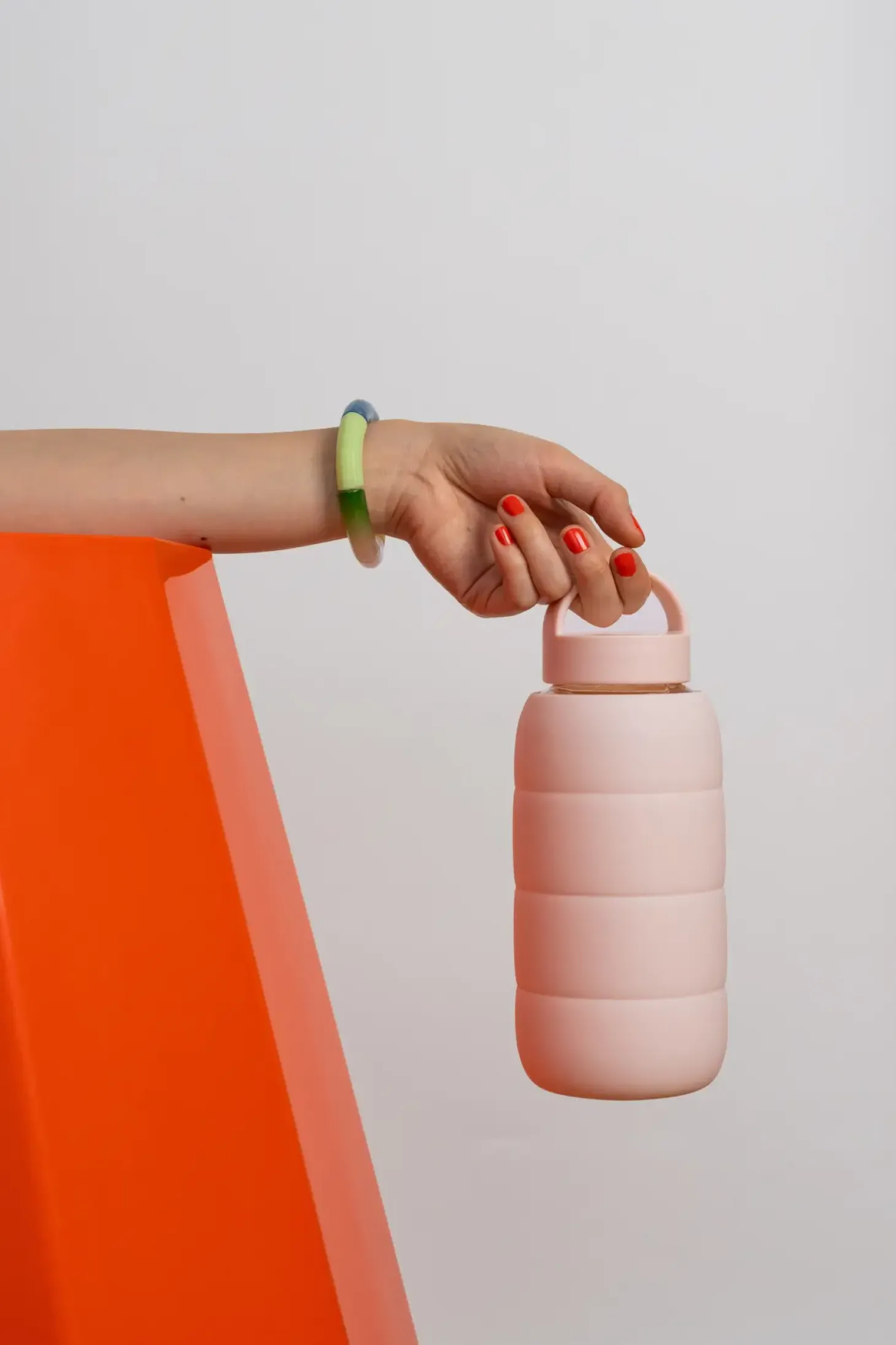 Szklana butelka do monitorowania dziennego nawodnienia Puffer Bottle - SEASHELL