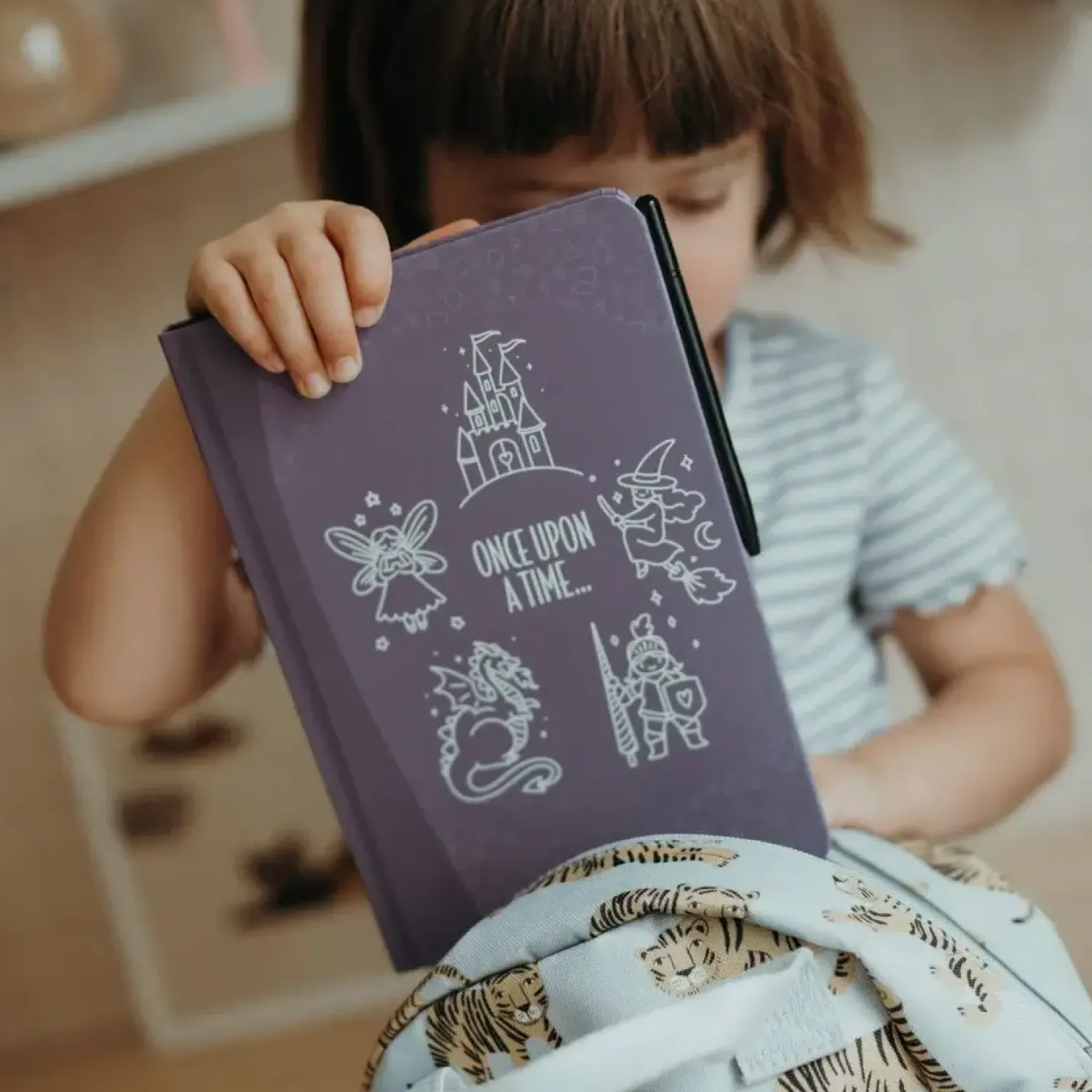 Idealne W Podróży|6 Lat+ | Kidywolf Tablet graficzny z szablonami do rysowania KIDYDRAW-MINI - dawno dawno temu