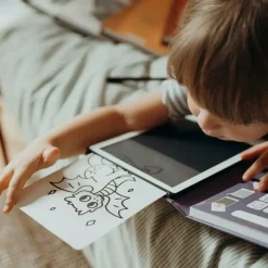 Idealne W Podróży|6 Lat+ | Kidywolf Tablet graficzny z szablonami do rysowania KIDYDRAW-MINI - dawno dawno temu